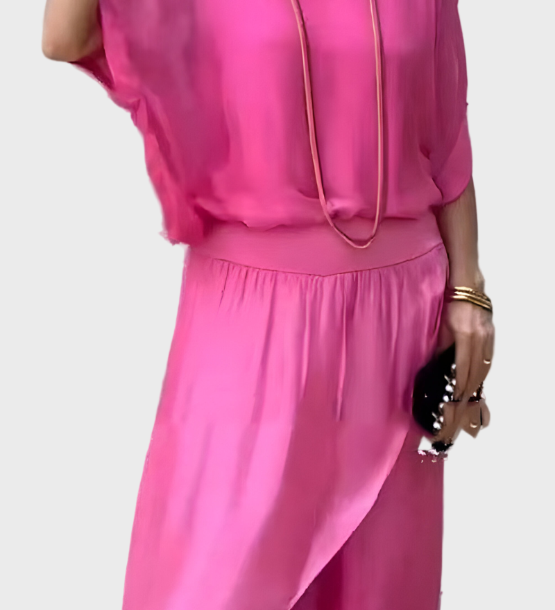 Plačios viršutinės dalies ir suplėšytos kelnės – dviejų dalių sijonas iš šifono