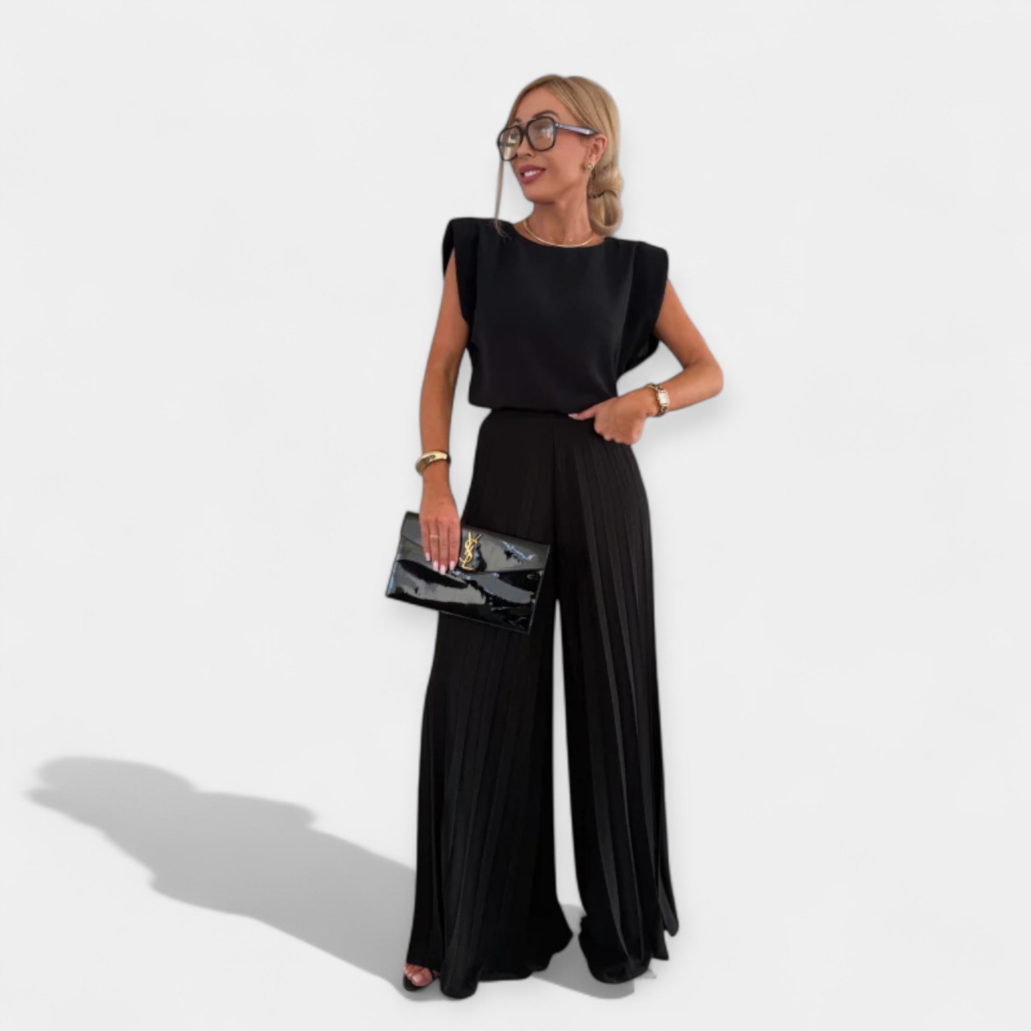 Vasaros Mados Rinkinys su Marškinėliais ir Kelnėmis